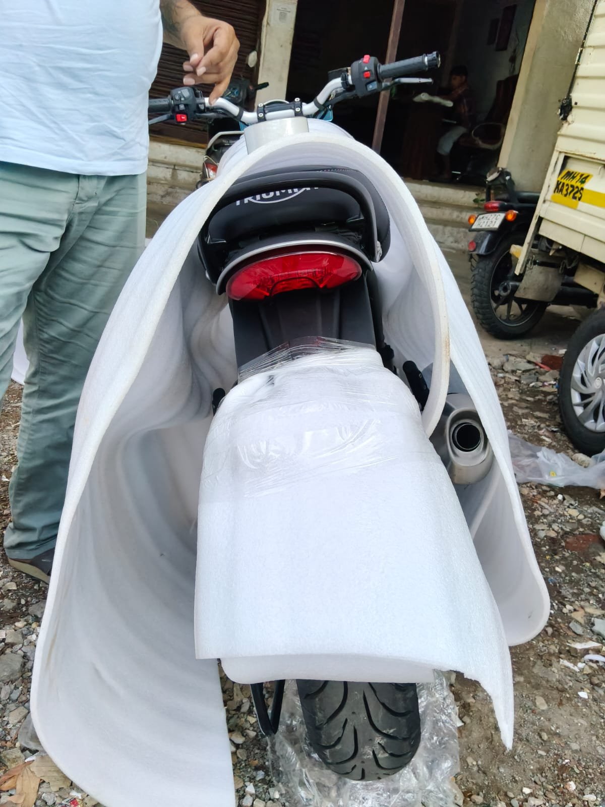 Securing Tail Lamp Units on Premium Motorcycles Against Impact